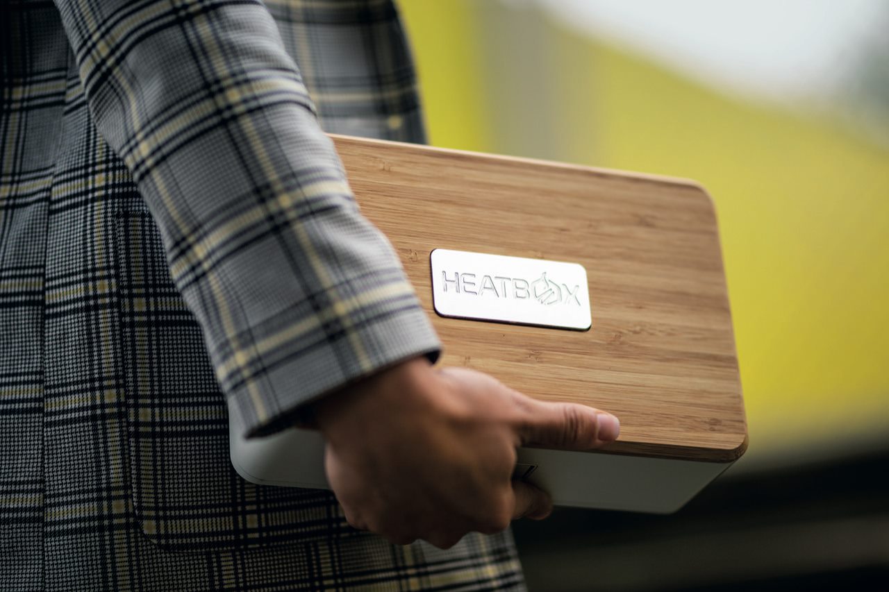 Steambox: The Self-Heating Lunchbox. Enjoy a hot meal anywhere, anytime. Rechargeable | Smart | Steam.