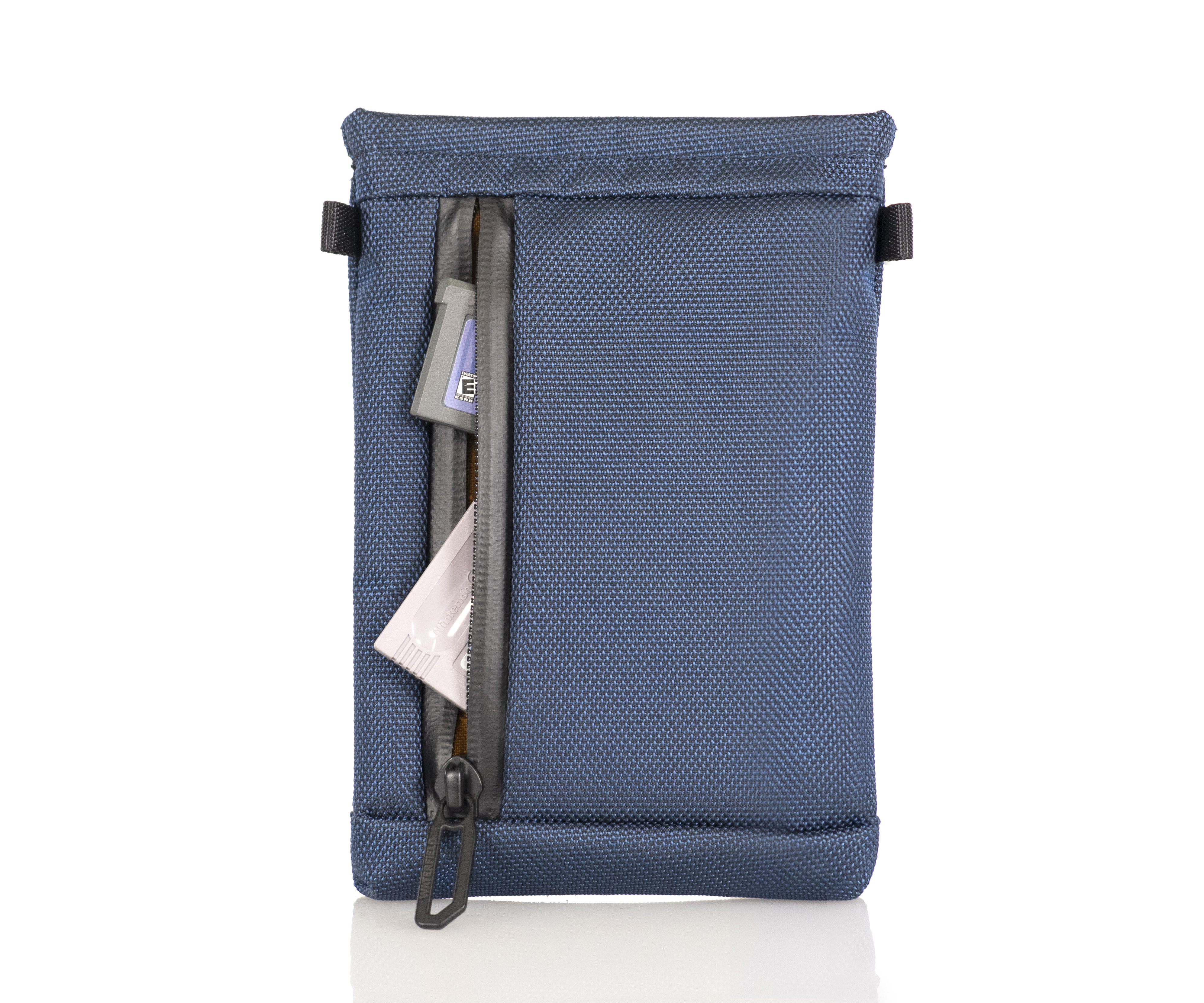 Analogue Pocket Pouch front accessory pocket
