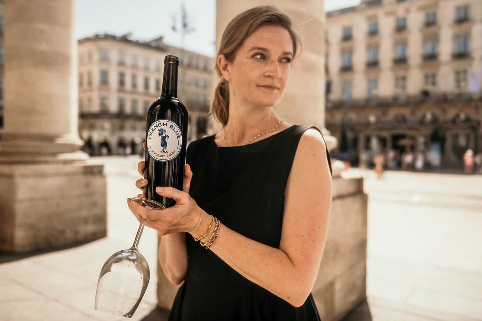 French Blue winemaker Stephanie Rivin works with local growers in the Entre-Deux-Mers and Périssac, on the Right Bank, the true experts of the soil and microclimate of their individual sites.