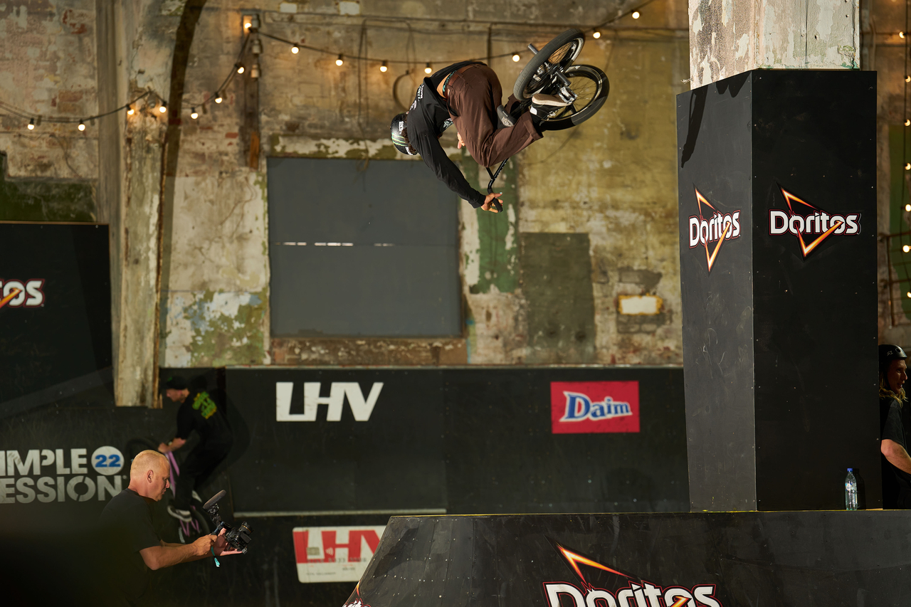 Monster Energy's Kevin Peraza Takes 5th Place in BMX Street at Simple Session 22