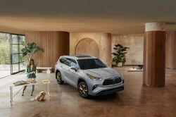 2022 Toyota Highlander in a showroom