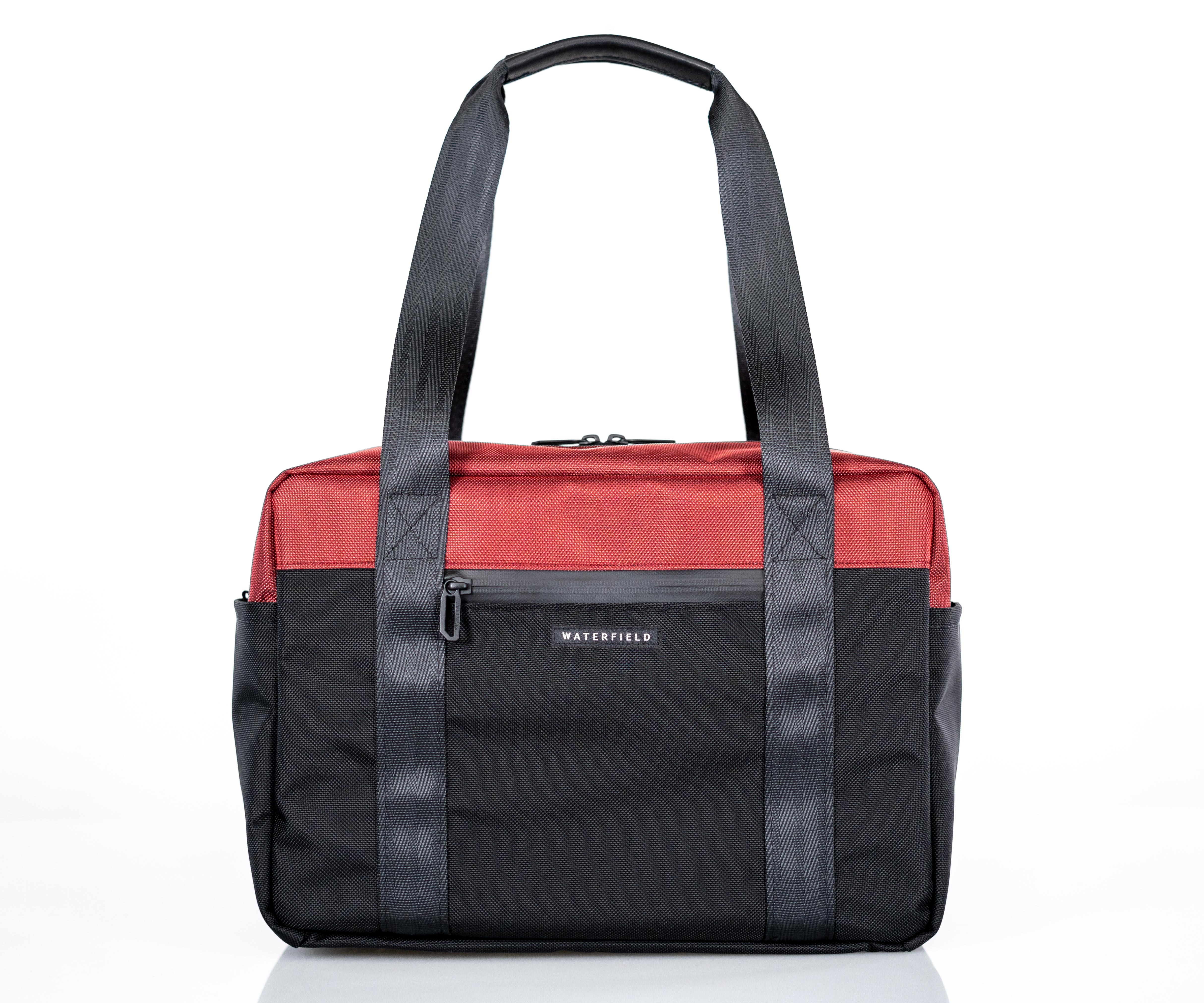The Essential Duffel in red