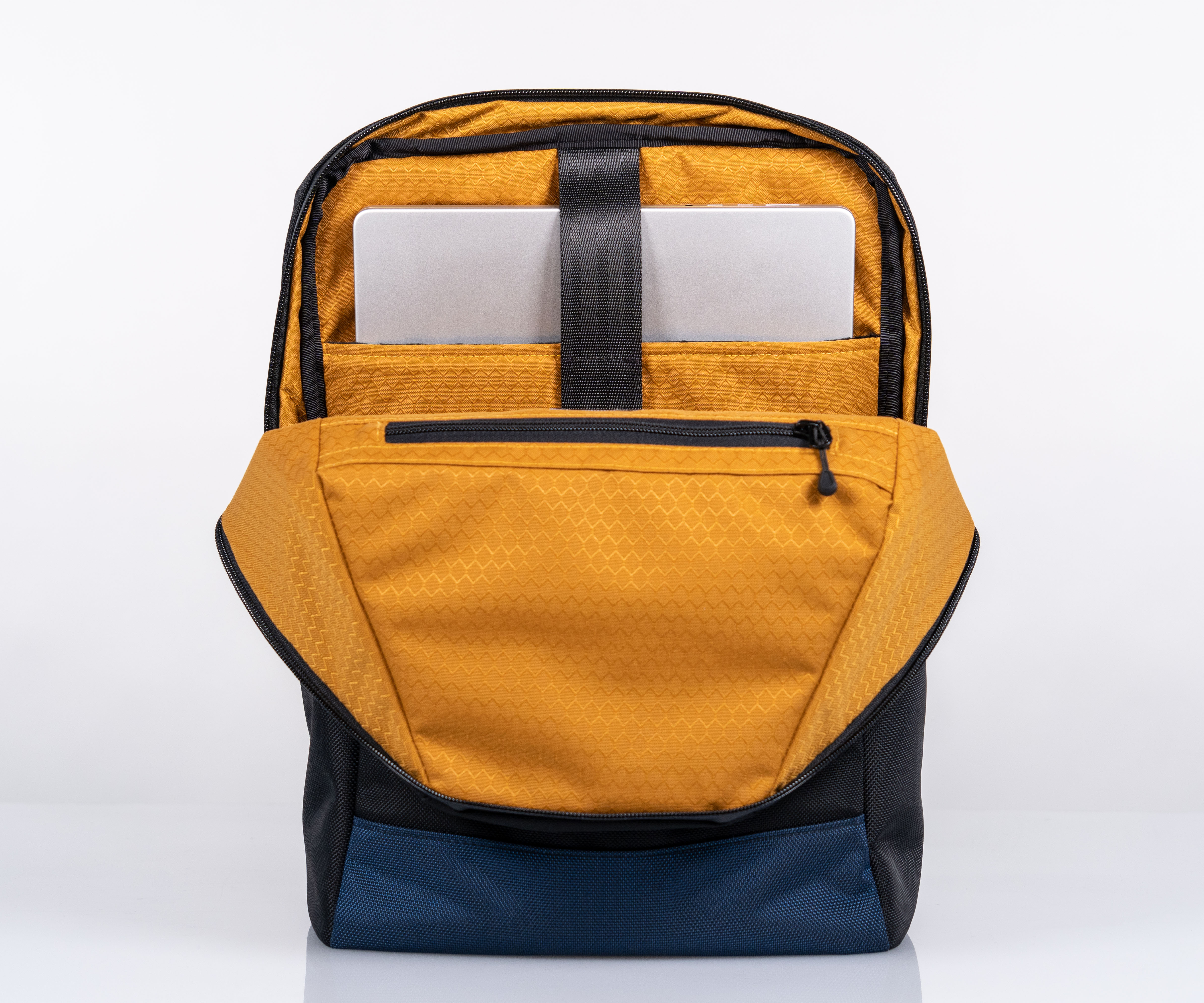 Essential Laptop Backpack interior