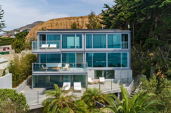 Thumb image for Famous Homes: Pierre Koenig's Malibu Beach House  His Final Design - Is For Sale