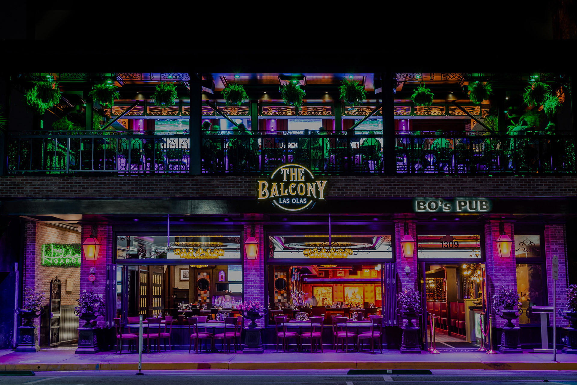 Bo's Pub is an award-winning stylish sports bar and live music venue located on Las Olas Blvd in Fort Lauderdale, Florida.