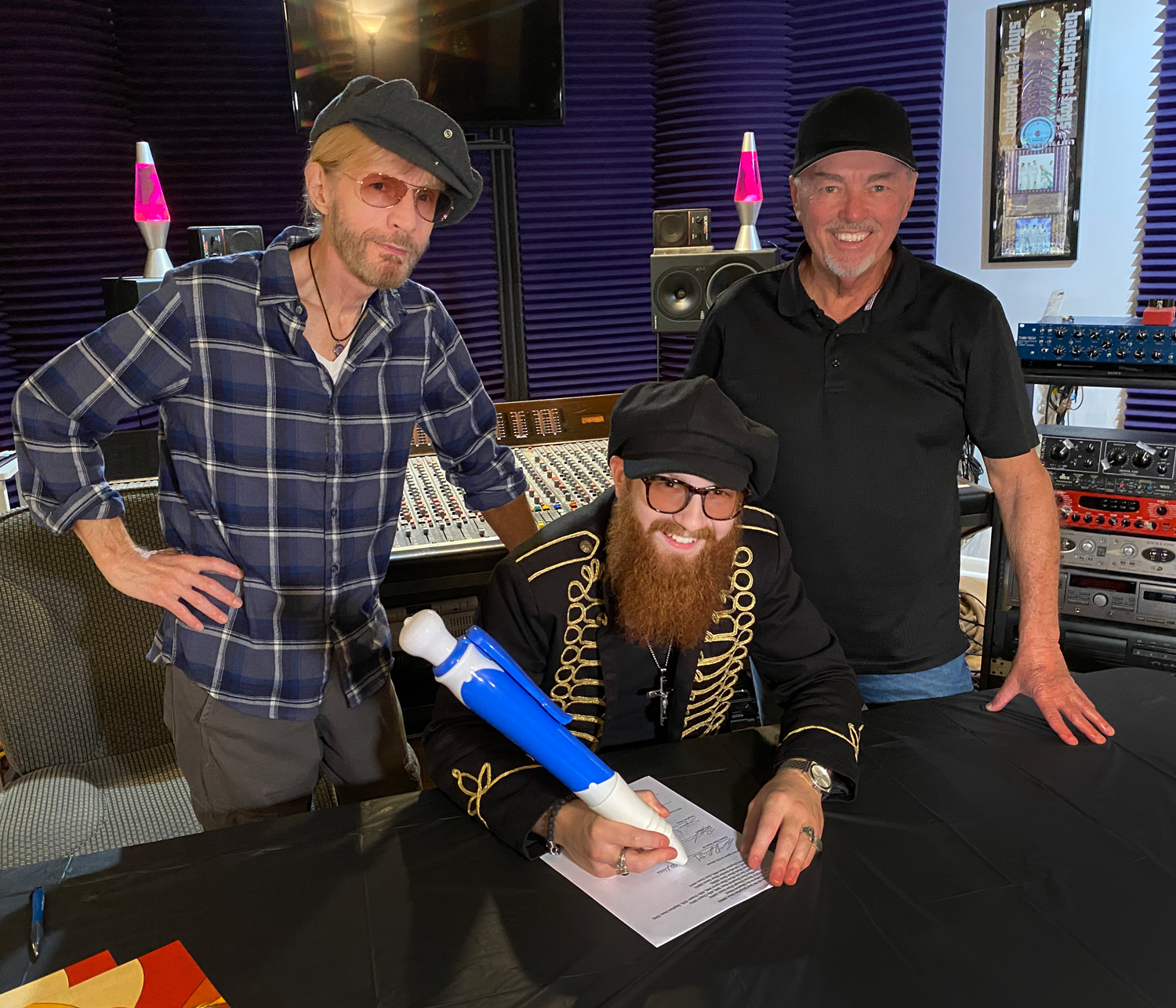 Dyer Davis signing with WildRoots Records