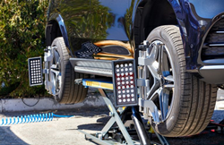 Equipment for aligning car wheels on a mobile stand