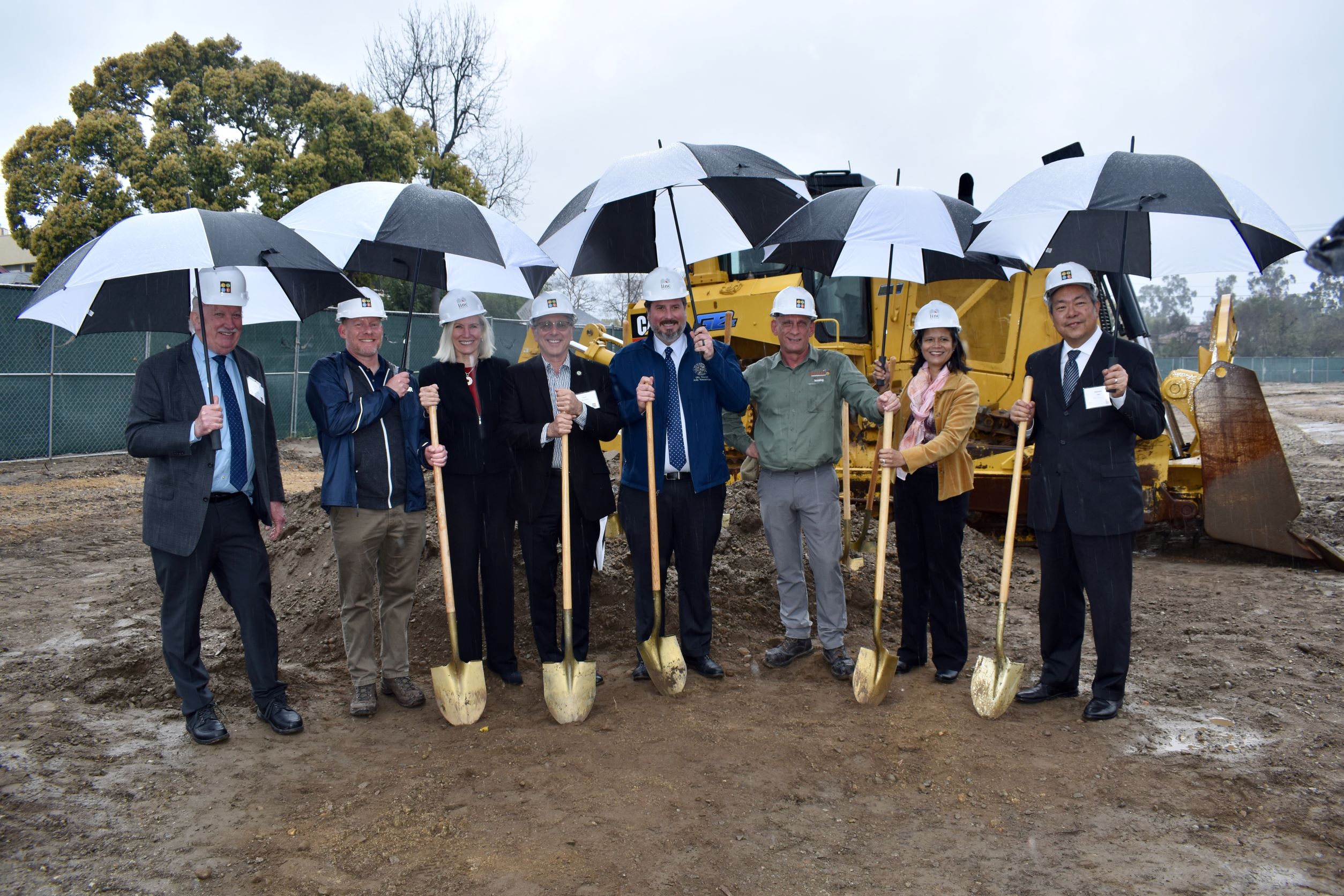 City of Glendale, Linc Housing, National CORE, CalHFA, and Bank of America officials mark the start of construction on 151 Pioneer Drive.