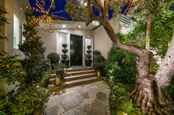 Thumb image for Celebrity Homes: Emily Blunt and John Krasinskis Beautiful Hollywood Hills Home