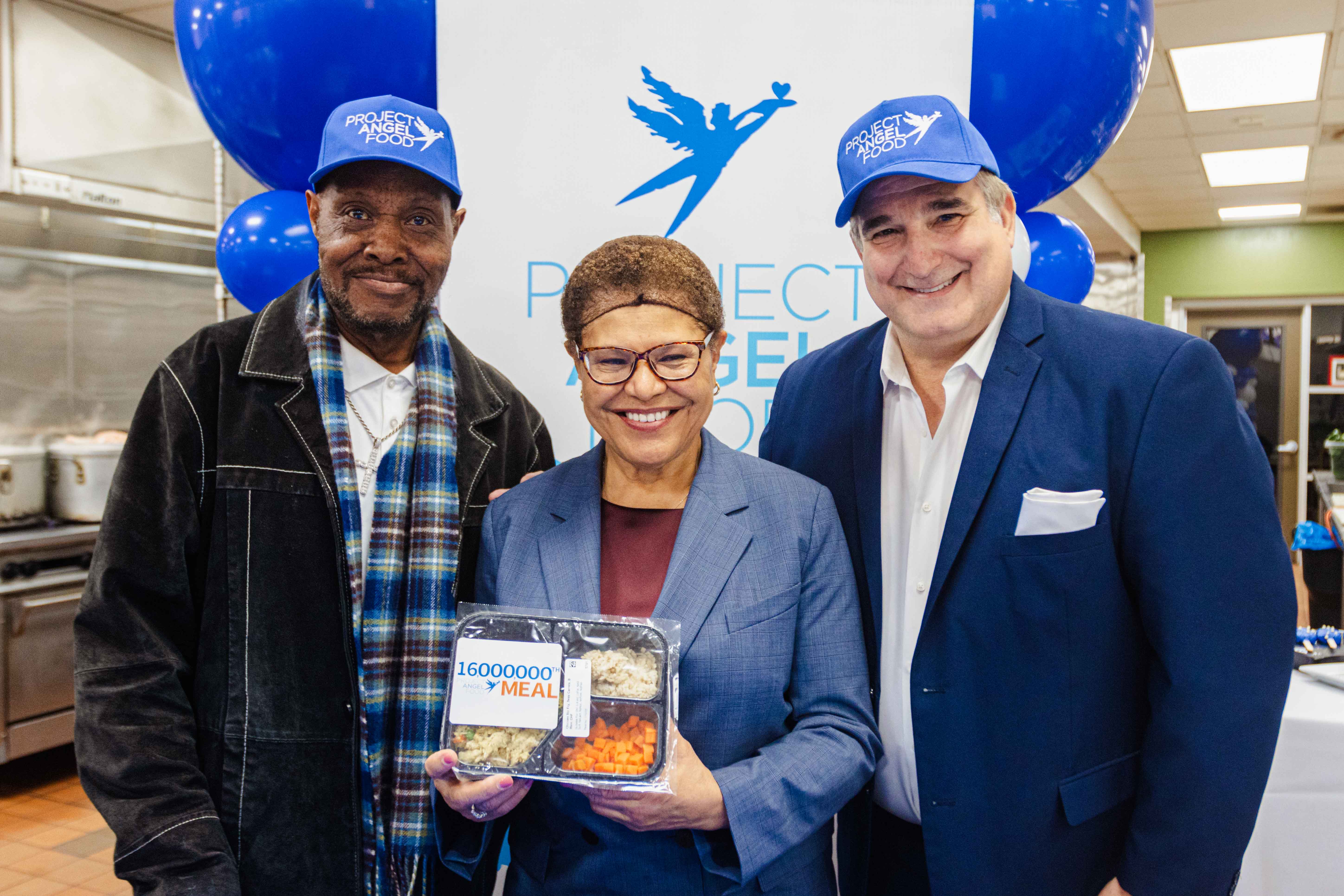 (From left to right) Project Angel Food client Leon Williams, Los Angeles Mayor Karen Bass, Project Angel Food CEO Richard Ayoub.