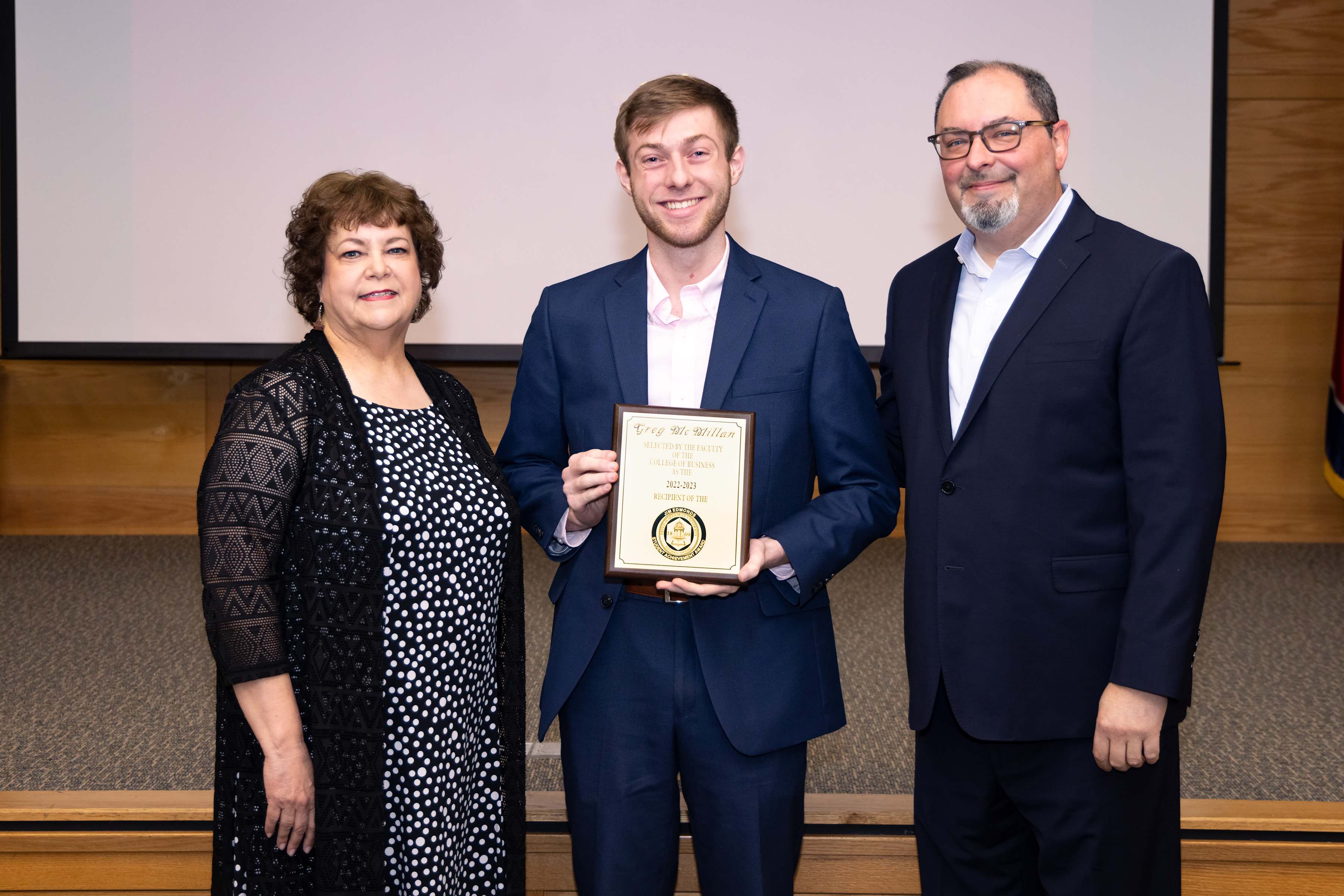 FHU College of Business Students Receive Academic Performance Awards