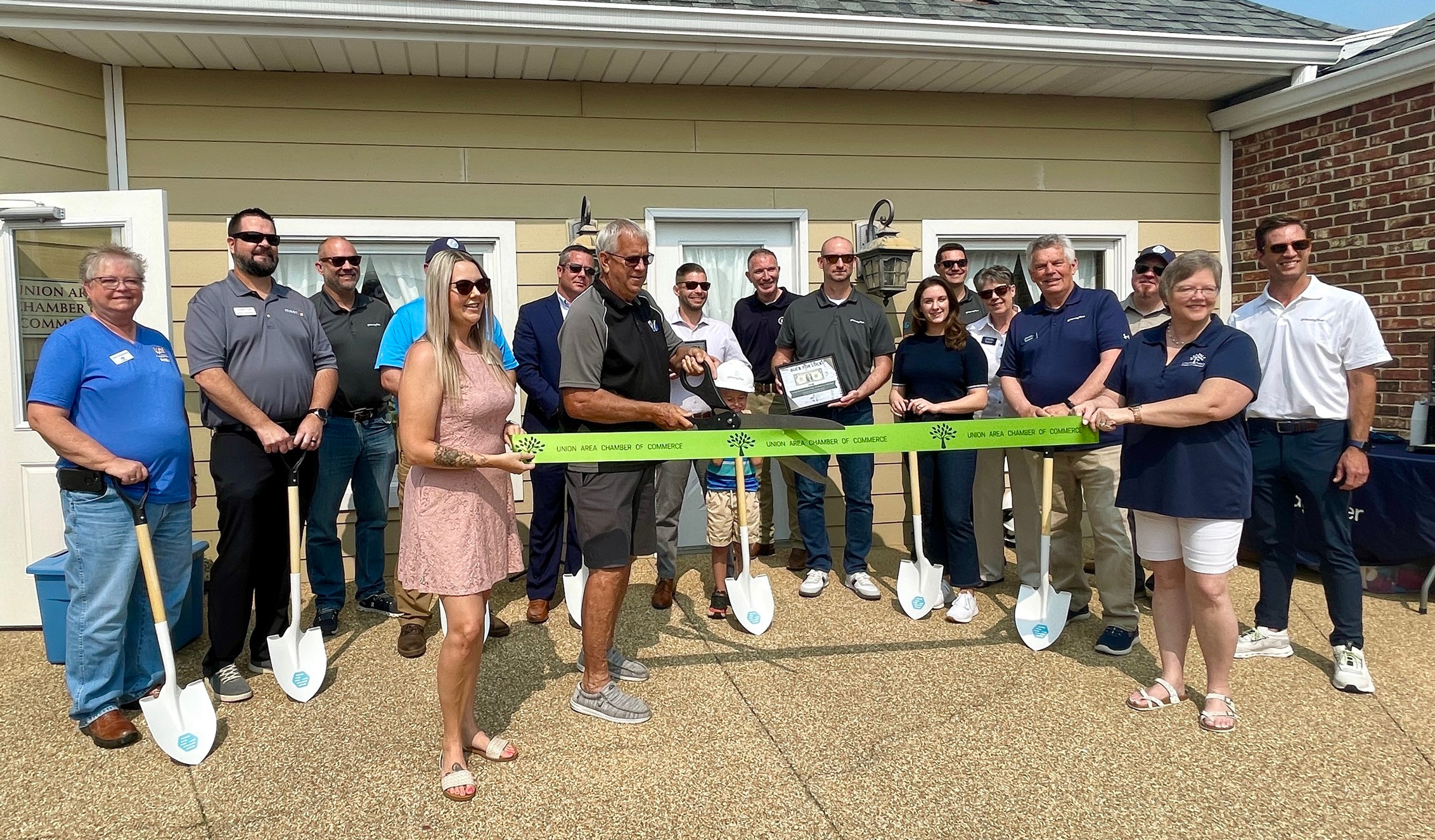 Gateway Fiber broke ground on the new Union market with a ribbon cutting with customers and city and state officials on June 5.