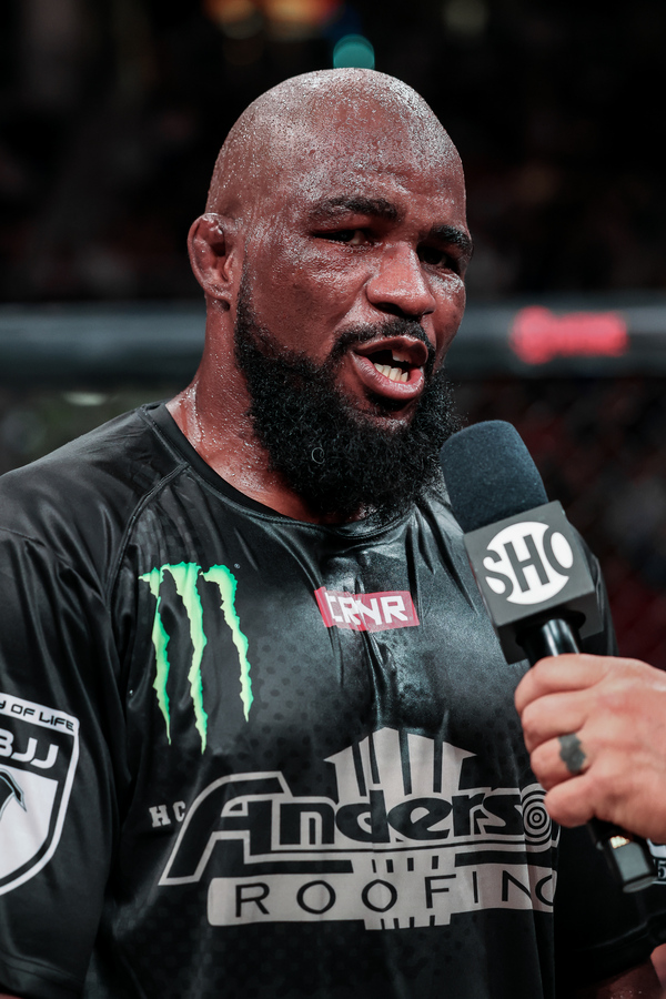 Monster Energy's Corey Anderson Earns Split Decision Victory Against Phil Davis in Light Heavyweight Bout at Bellator 297 in Chicago