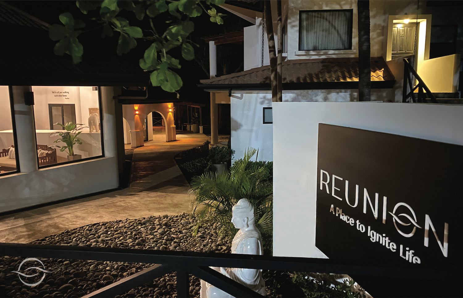 Reunion Costa Rica's lobby entrance.