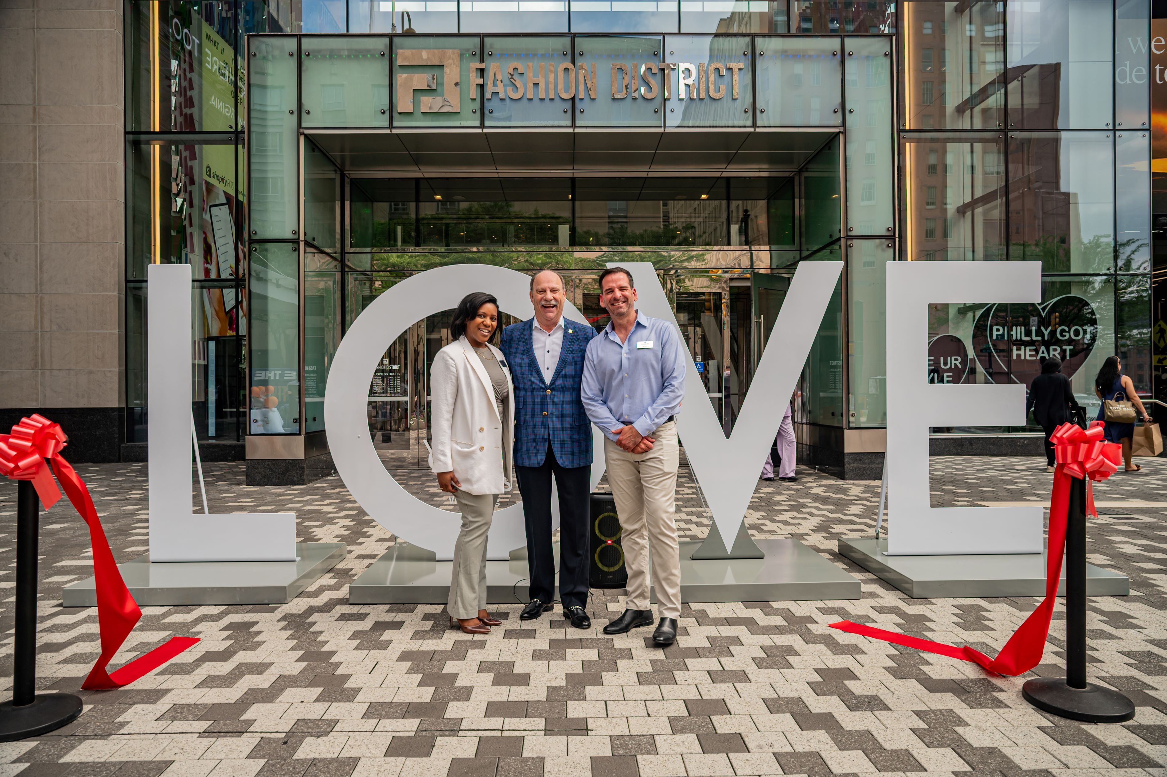 Philadelphia Receives Virginia LOVEwork Sculpture from Visit Fairfax, VA