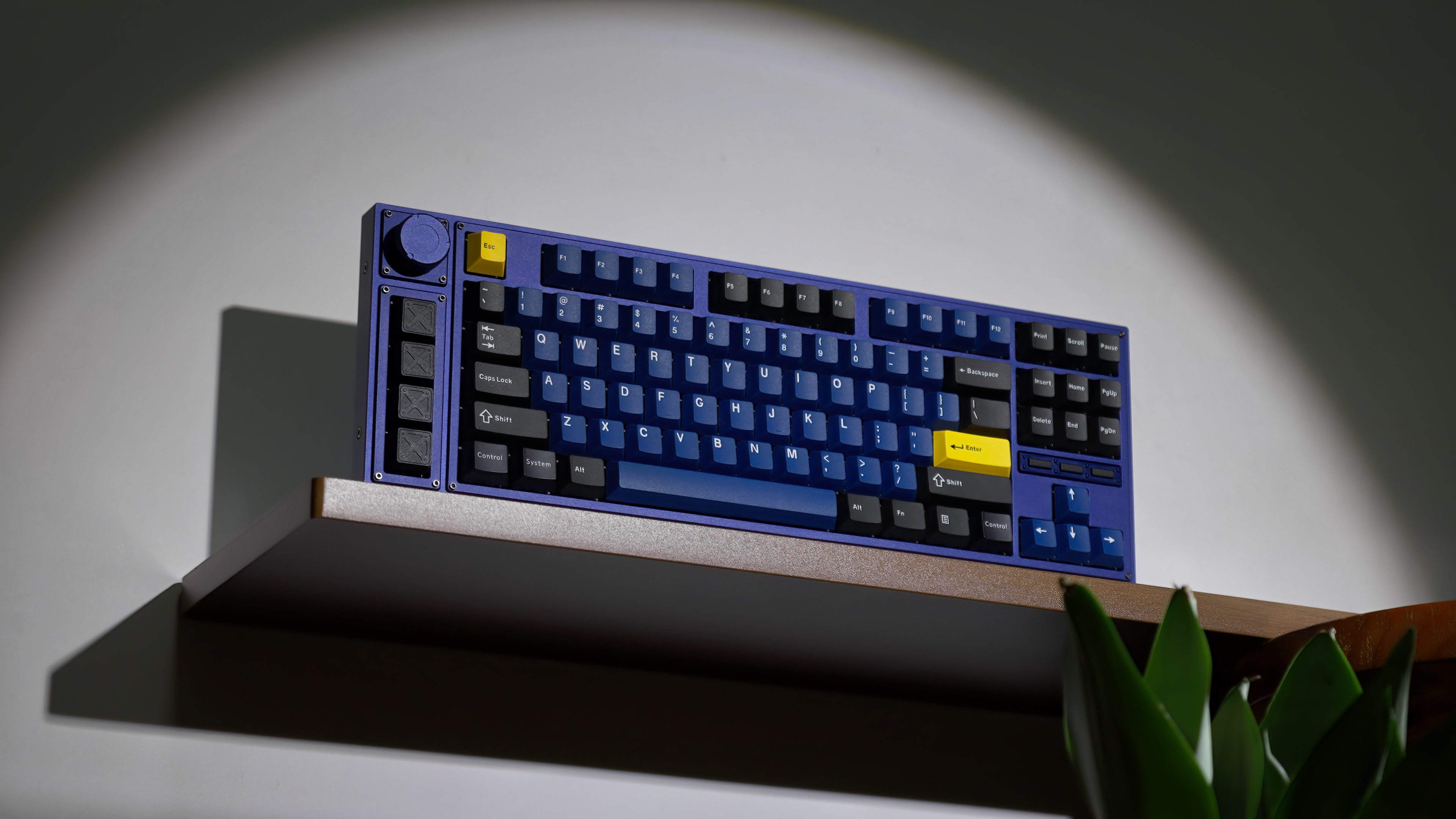 L3 is a state-of-the-art full aluminum custom mechanical keyboard