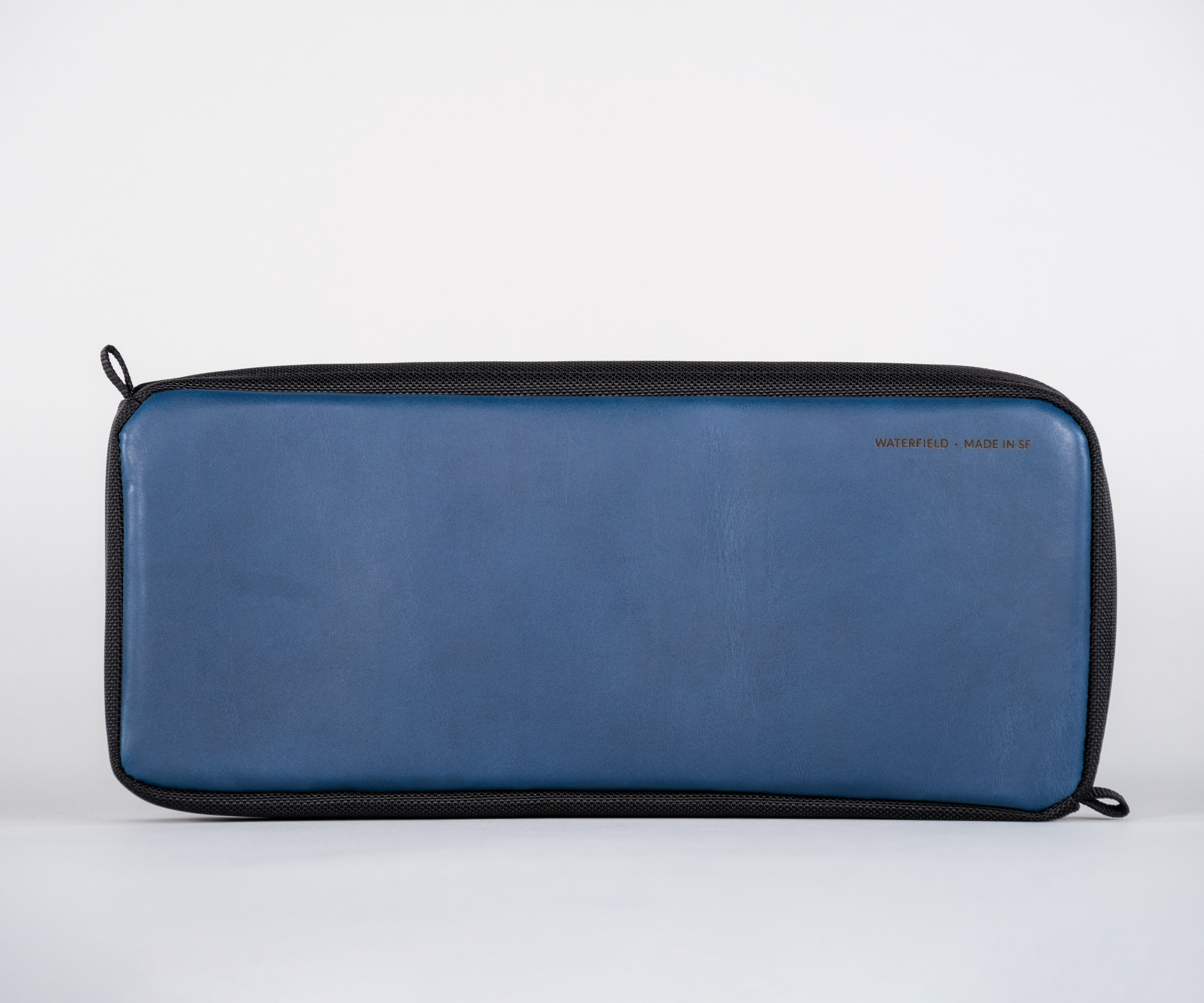 ROG Ally Magentic Case in blue full-grain leather